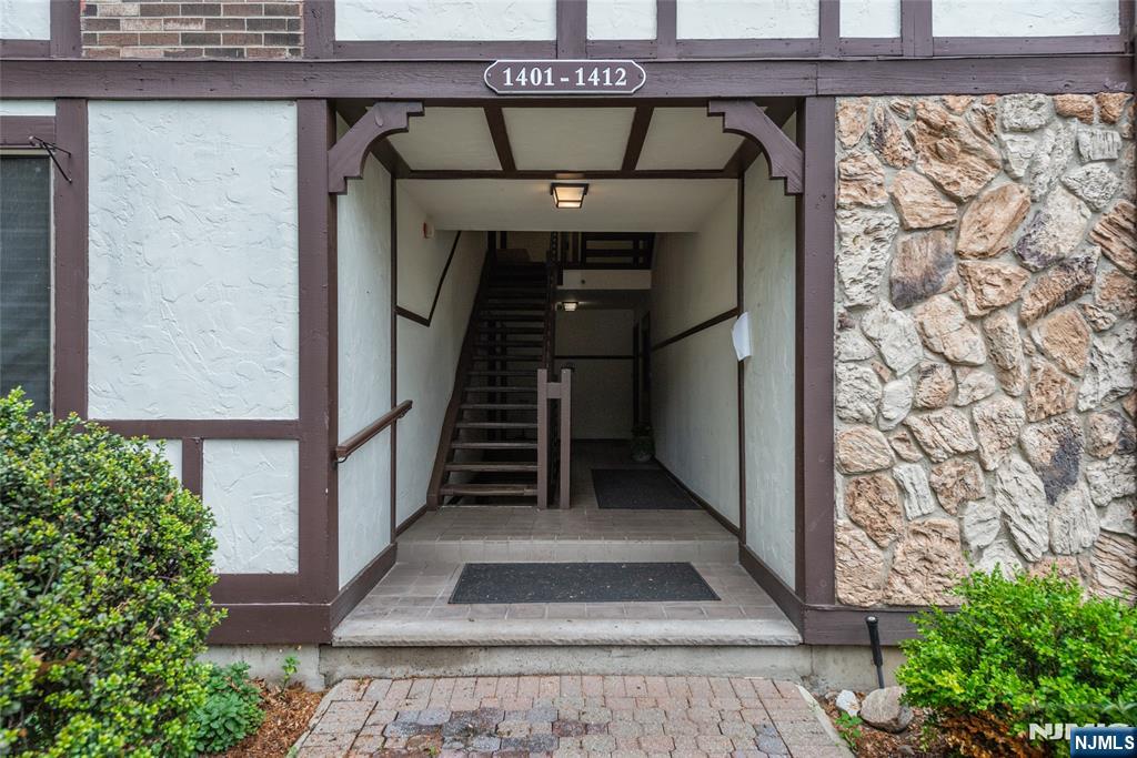 1406 Faulkner Court Mahwah, NJ 07430 - Photo 23 of 25
