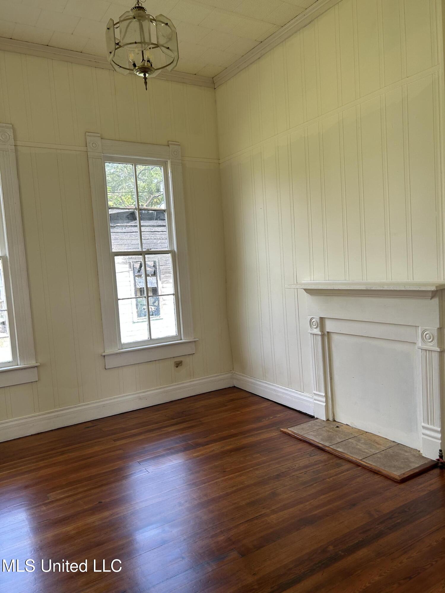 341 West Congress Street Brookhaven, MS 39601 - Photo 4 of 14 IMG_7412