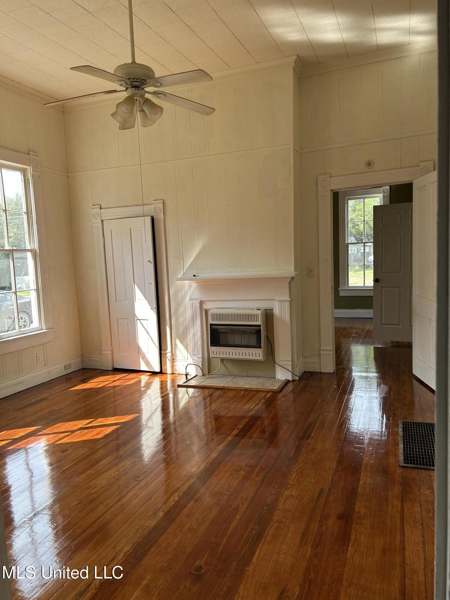 341 West Congress Street Brookhaven, MS 39601 - Photo 6 of 14 IMG_7417