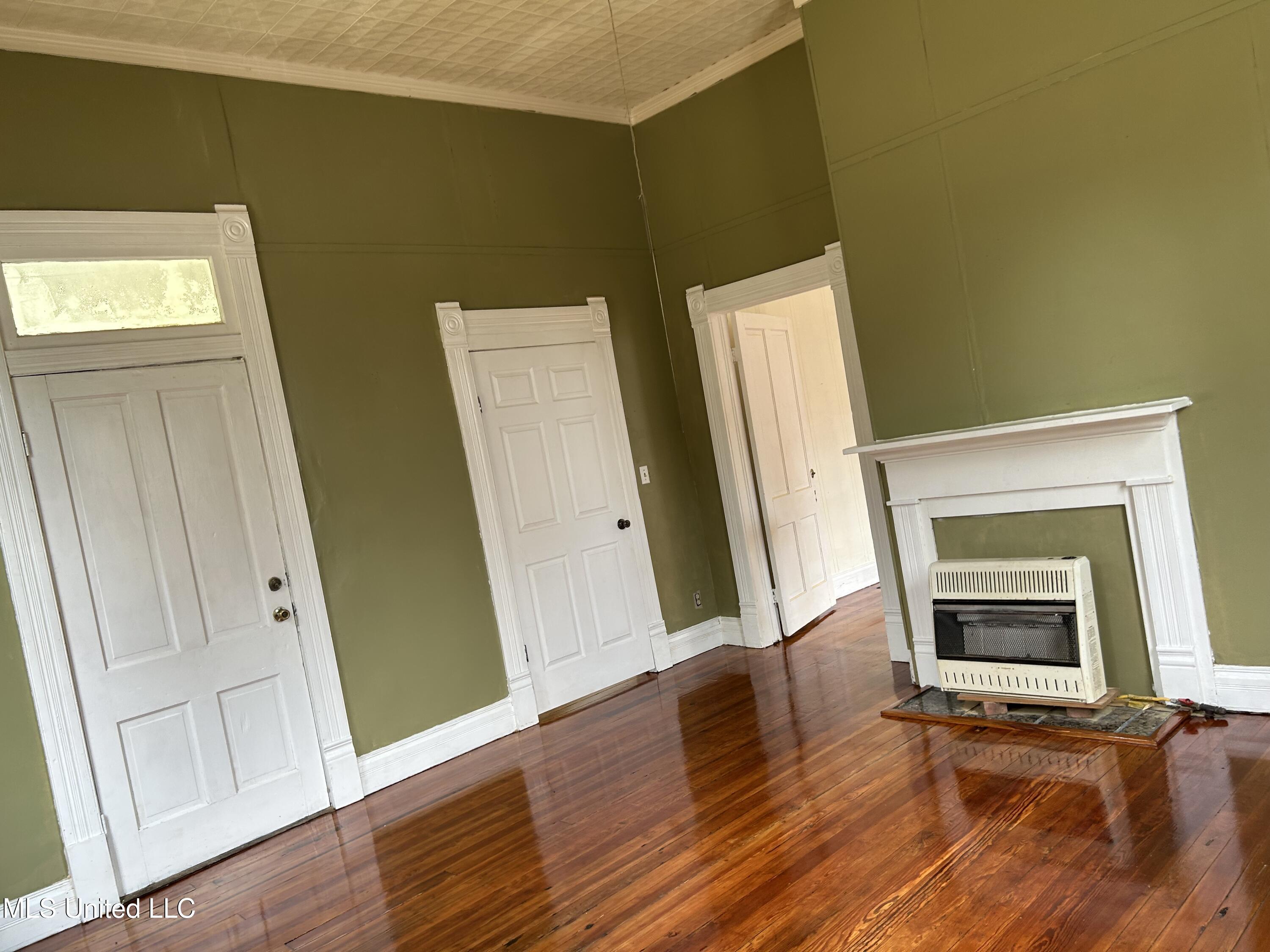 341 West Congress Street Brookhaven, MS 39601 - Photo 7 of 14 IMG_7418