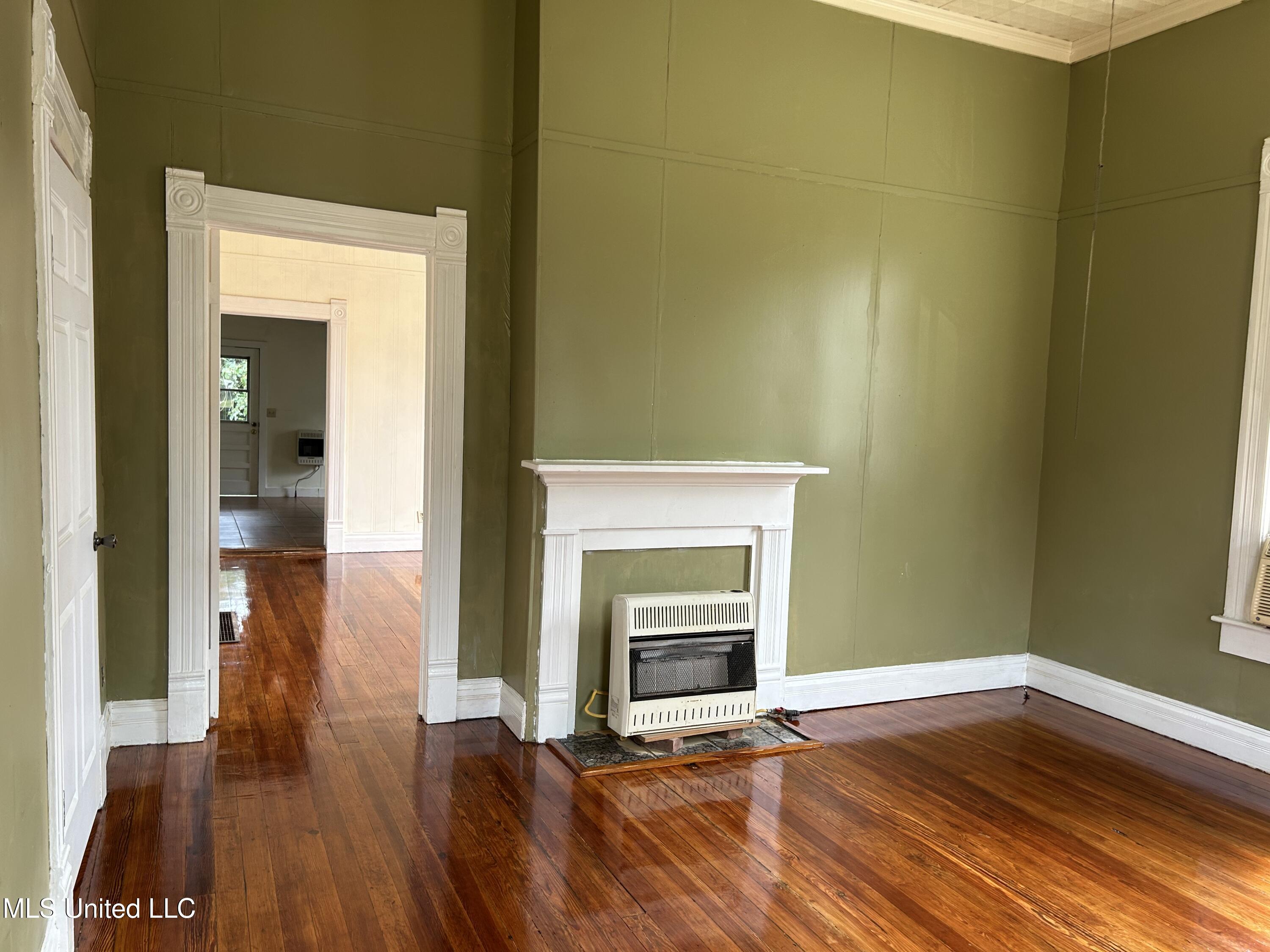 341 West Congress Street Brookhaven, MS 39601 - Photo 8 of 14 IMG_7419