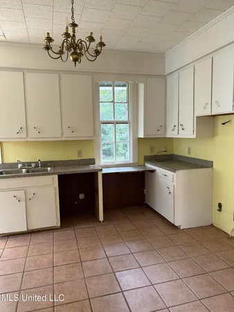 $97,500 | 341 West Congress Street, Brookhaven, MS 39601