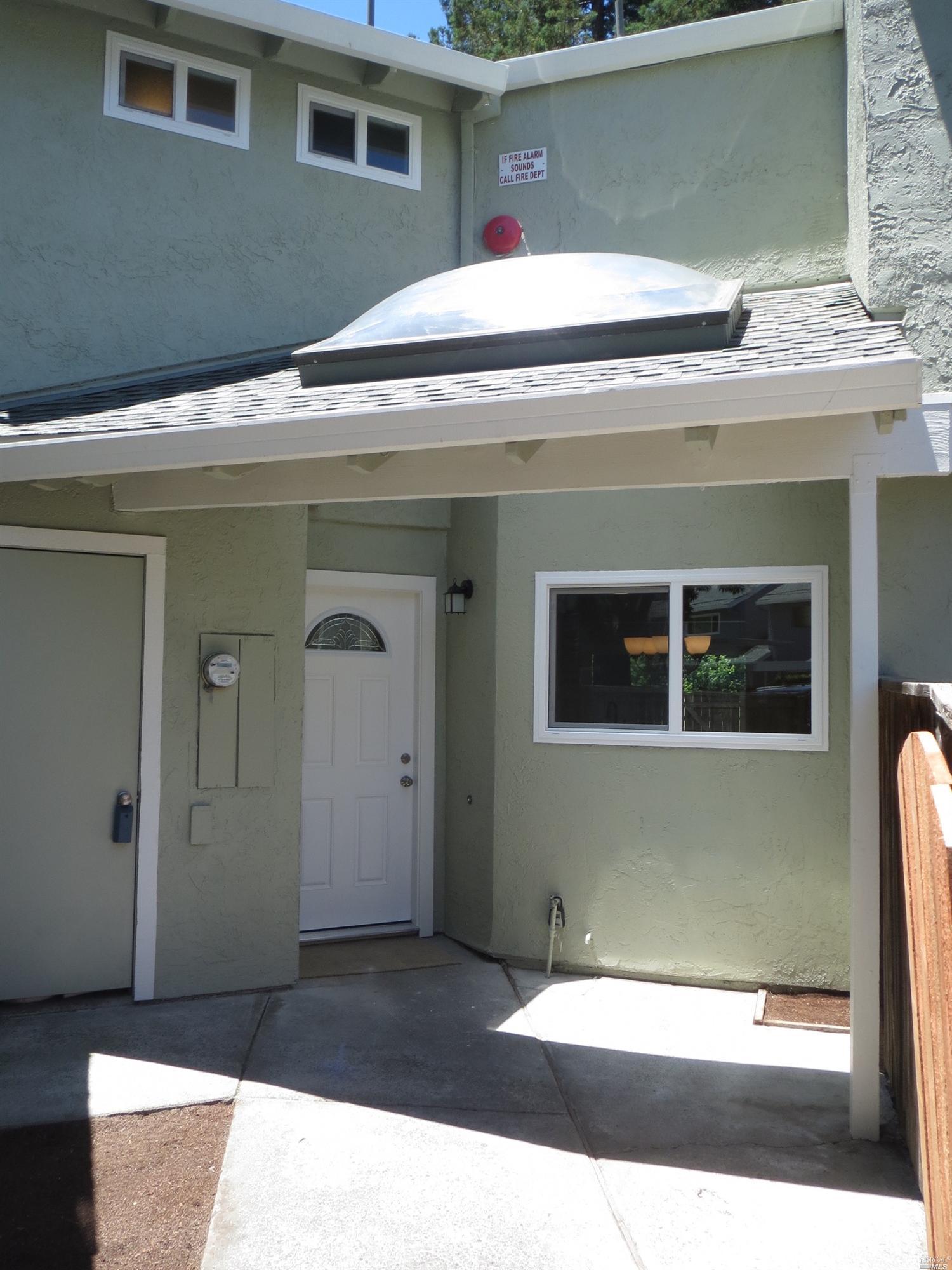 568 Racquet Club Circle Rohnert Park, CA 94928 - Photo 1 of 1 a front view of a house