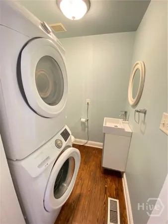 $2,400 | 503 Blair Street, Savannah, GA 31401