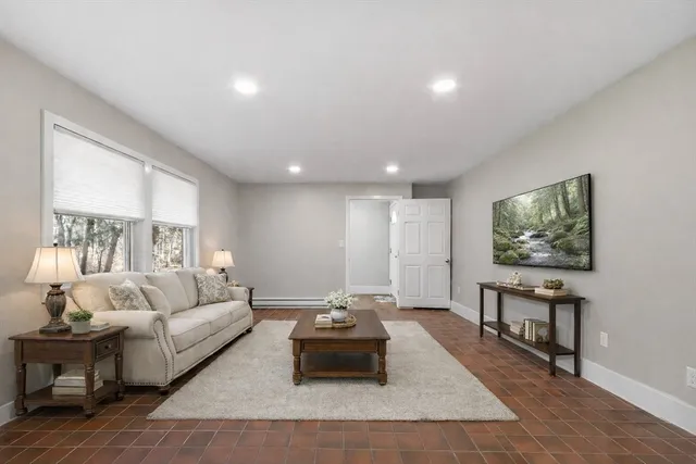 $3,000 | 82 R Cedar Street, Wenham, MA 01984