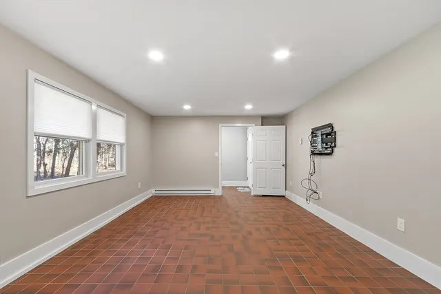 $3,000 | 82 R Cedar Street, Wenham, MA 01984