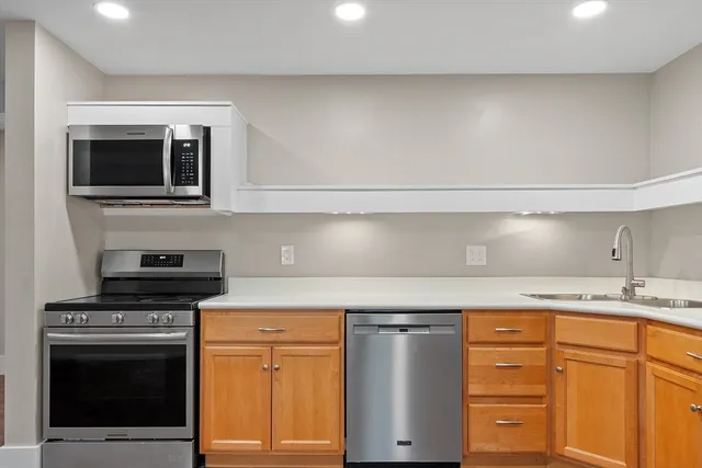 $3,000 | 82 R Cedar Street, Wenham, MA 01984