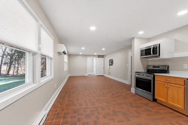 $3,000 | 82 R Cedar Street, Wenham, MA 01984