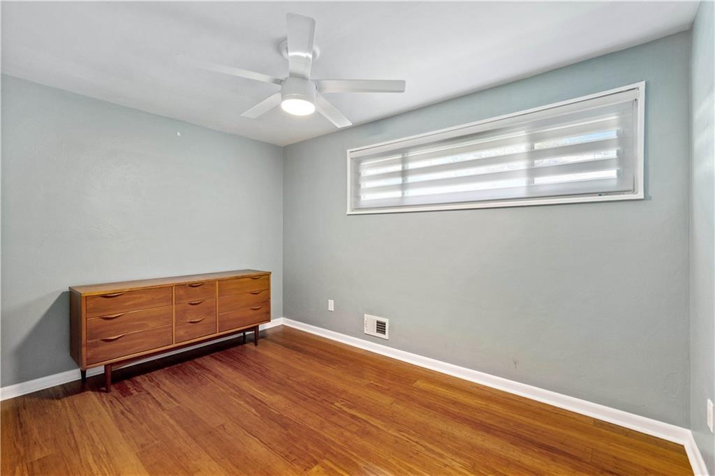 953 Forsythe Road Carnegie, PA 15106 - Photo 15 of 25 Gallery Image 15