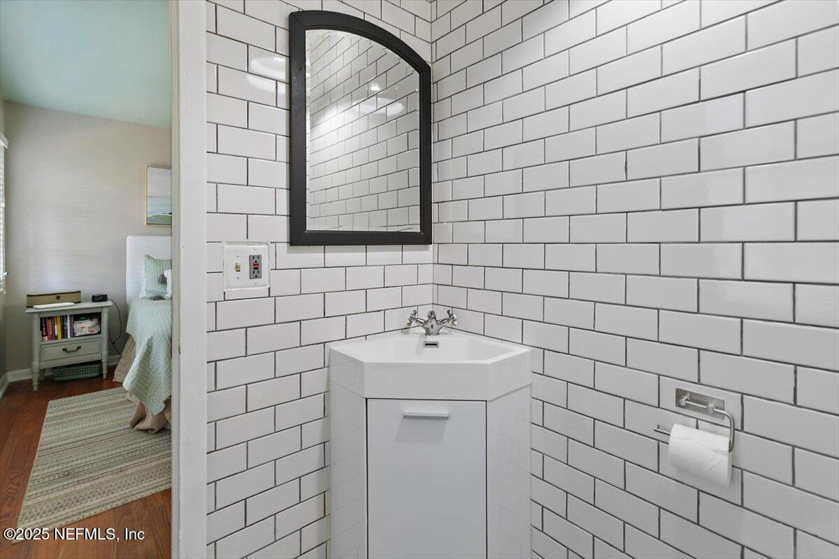 4542 Hartman Road Jacksonville, FL 32225 - Photo 11 of 19 Primary Bathroom