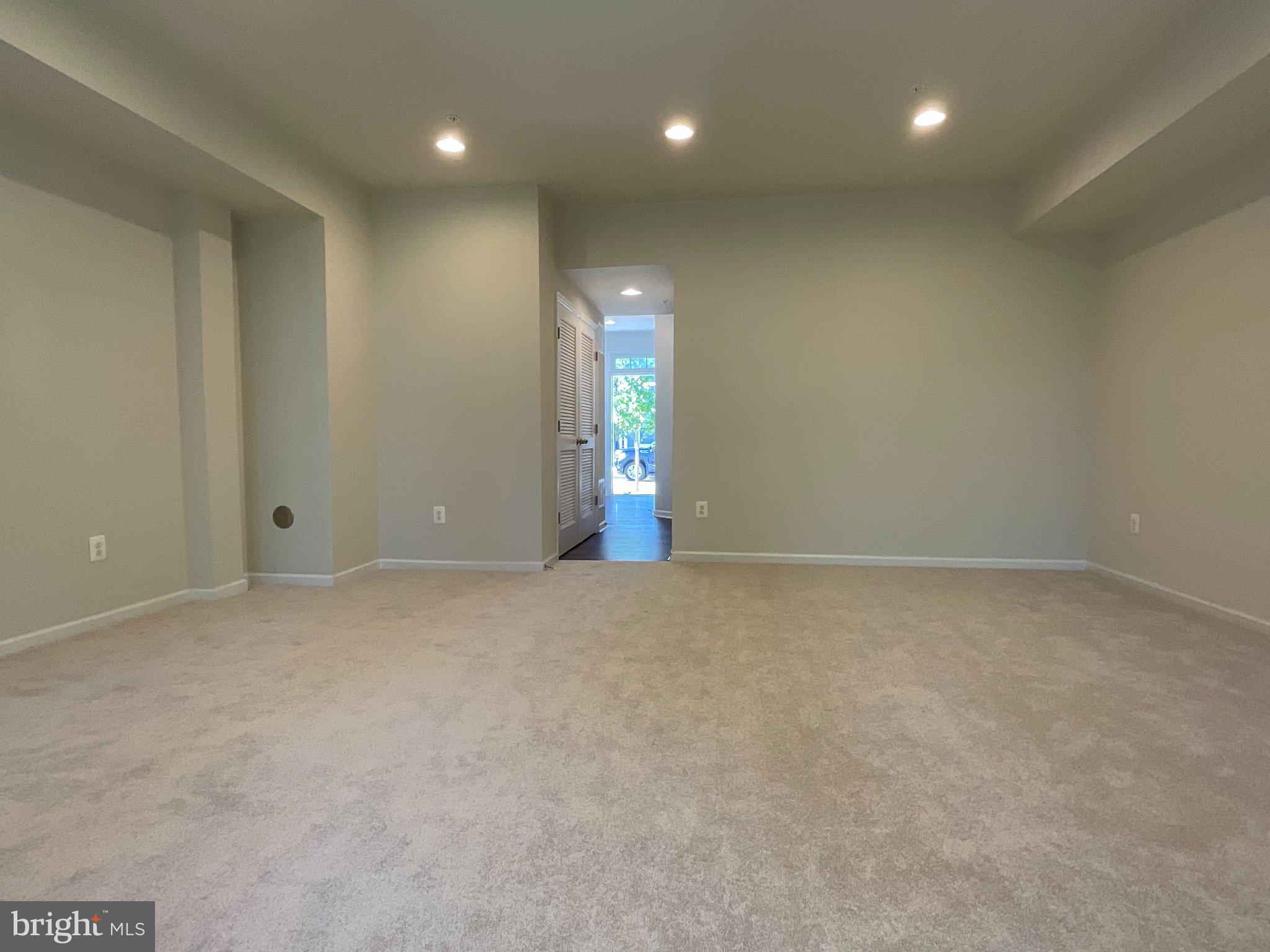 309 Spring Bank Way Frederick, MD 21701 - Photo 4 of 31 Gallery Image 4