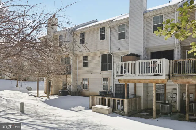 a view of a large white building
