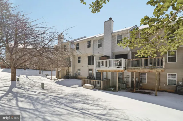 $279,900 | 4138 Candy Apple Lane, Unit 7, Suitland, MD 20746