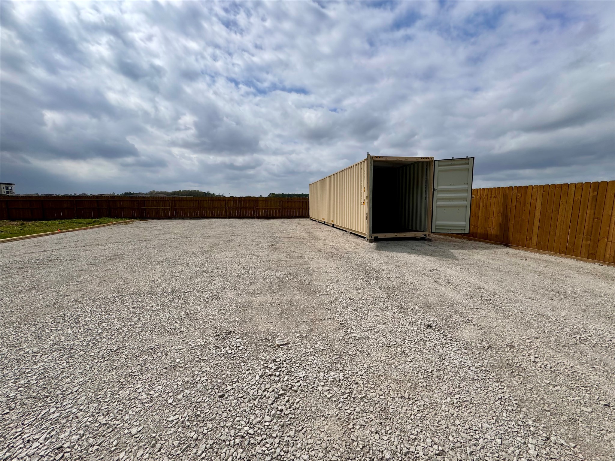 20723-20727 Sleepy Hollow Spring, TX 77388 - Photo 4 of 7 a view of a terrace