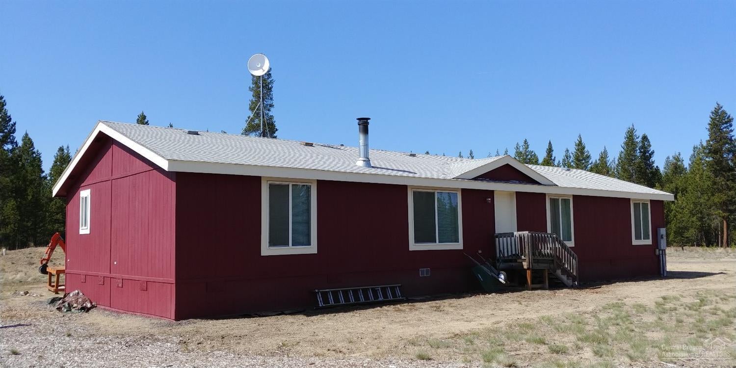 1004 Yoke Road La Pine, OR 97739 - Photo 12 of 23 Fresh exterior paint!