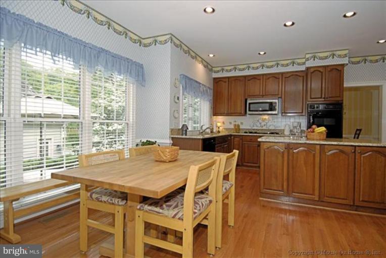2700 Courthouse Oaks Road Vienna, VA 22181 - Photo 3 of 30 Kitchen #2