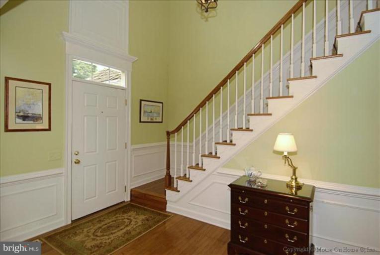 2700 Courthouse Oaks Road Vienna, VA 22181 - Photo 30 of 30 Entrance / Foyer