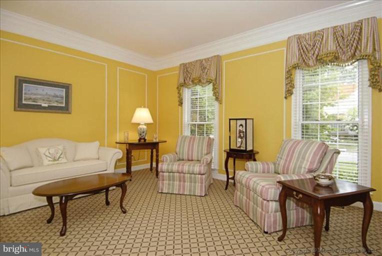 2700 Courthouse Oaks Road Vienna, VA 22181 - Photo 6 of 30 Living Room #3