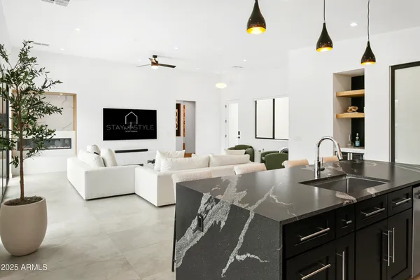 $12,950 | 4002 North 33rd Place, Phoenix, AZ 85018