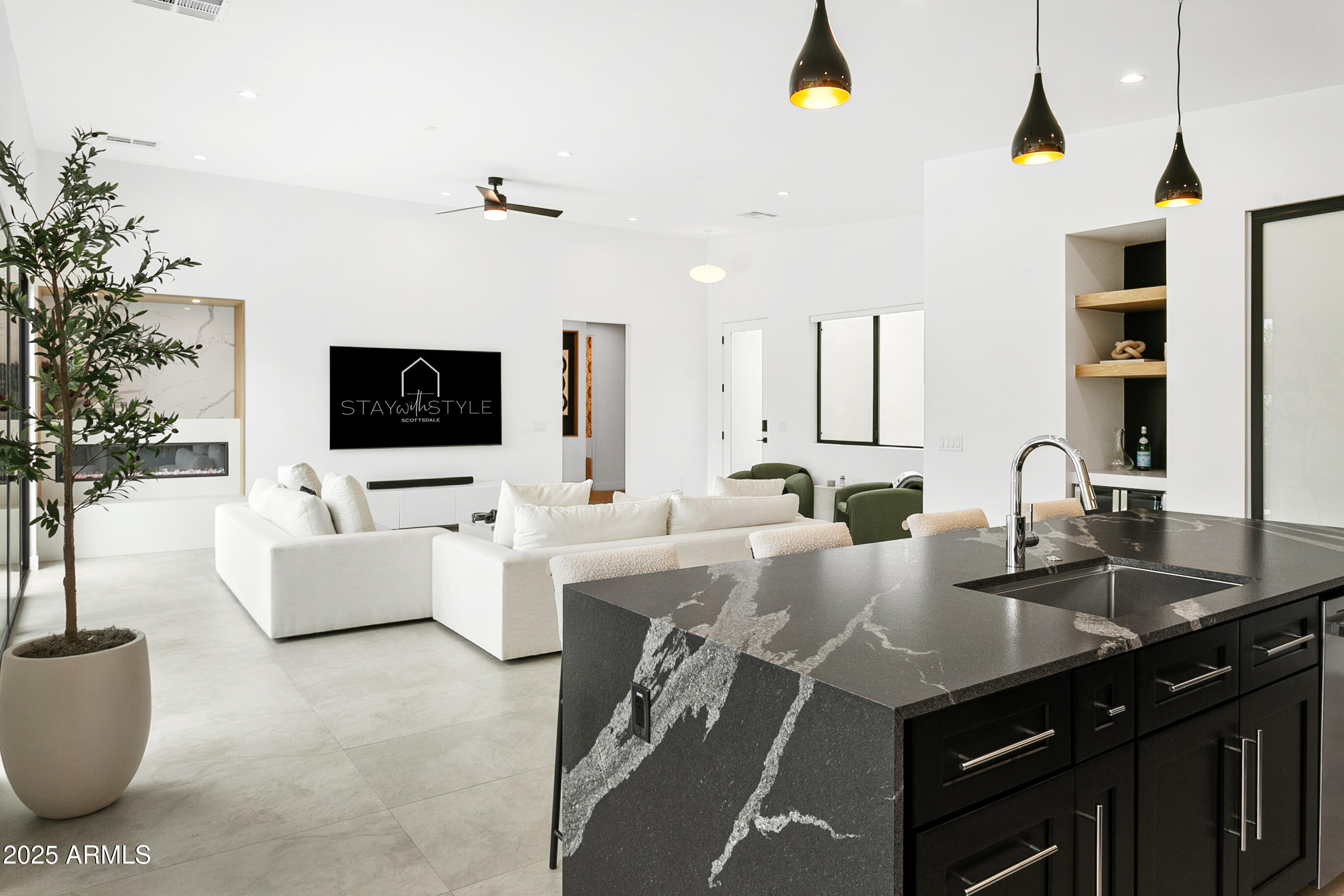 4002 North 33rd Place Phoenix, AZ 85018 - Photo 11 of 74 4002N33rdPl034