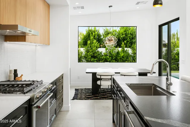 $12,950 | 4002 North 33rd Place, Phoenix, AZ 85018