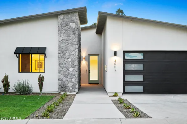 $12,950 | 4002 North 33rd Place, Phoenix, AZ 85018