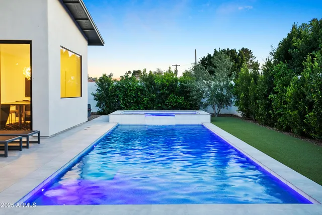 $12,950 | 4002 North 33rd Place, Phoenix, AZ 85018