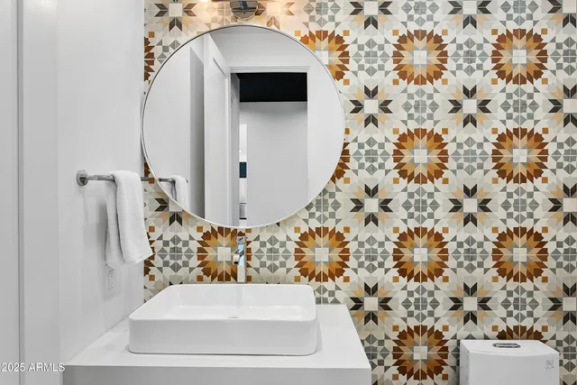 $12,950 | 4002 North 33rd Place, Phoenix, AZ 85018