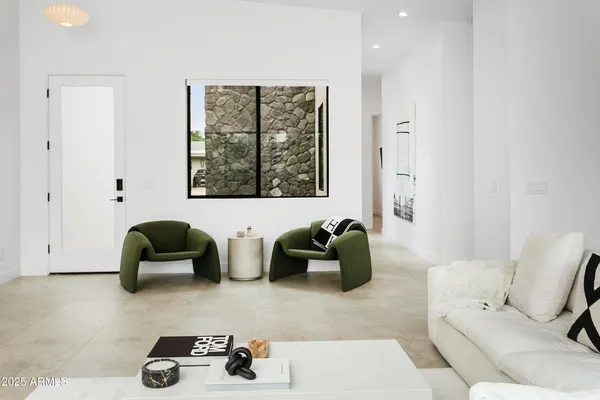 $12,950 | 4002 North 33rd Place, Phoenix, AZ 85018