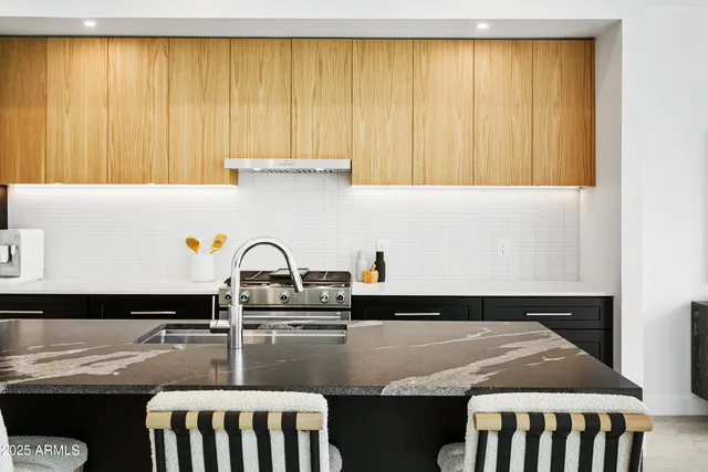 $12,950 | 4002 North 33rd Place, Phoenix, AZ 85018