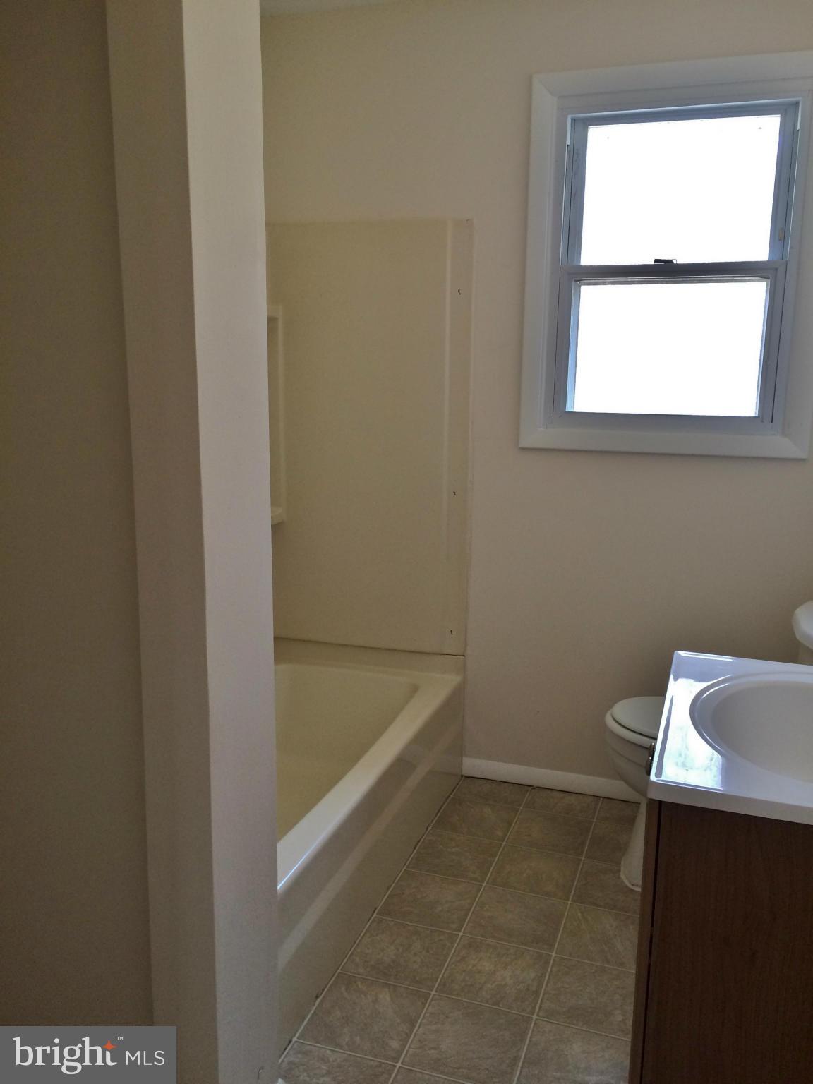 9719 Uxbridge Road Baltimore, MD 21234 - Photo 12 of 15 Bath