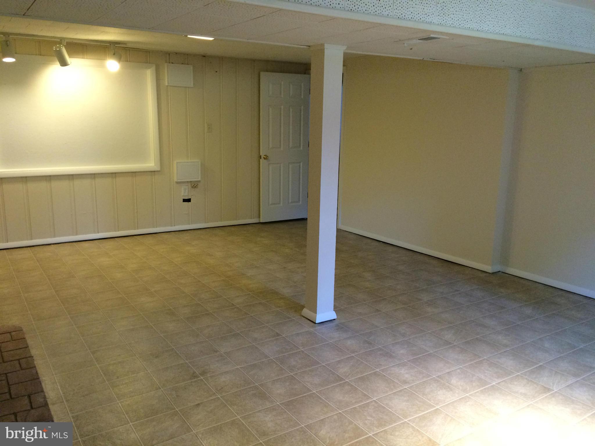 9719 Uxbridge Road Baltimore, MD 21234 - Photo 14 of 15 Family Room