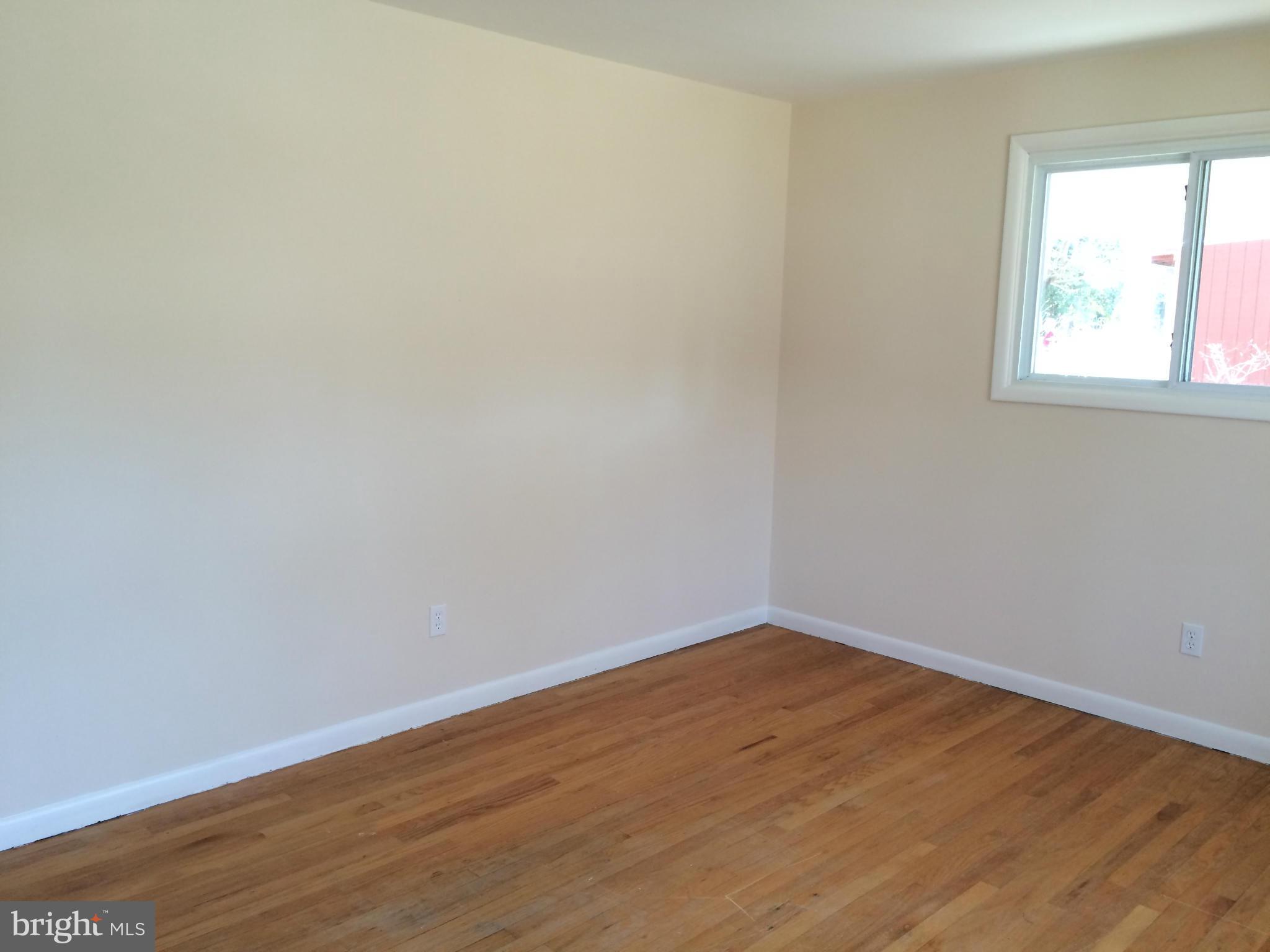 9719 Uxbridge Road Baltimore, MD 21234 - Photo 3 of 15 Living Room