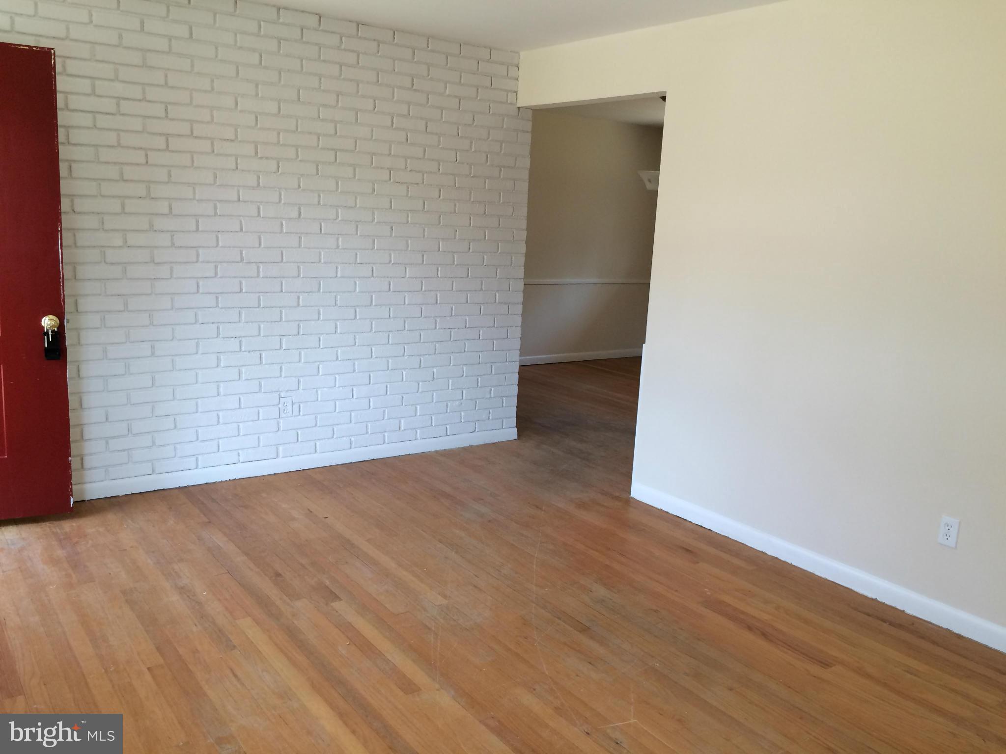 9719 Uxbridge Road Baltimore, MD 21234 - Photo 4 of 15 Living Room