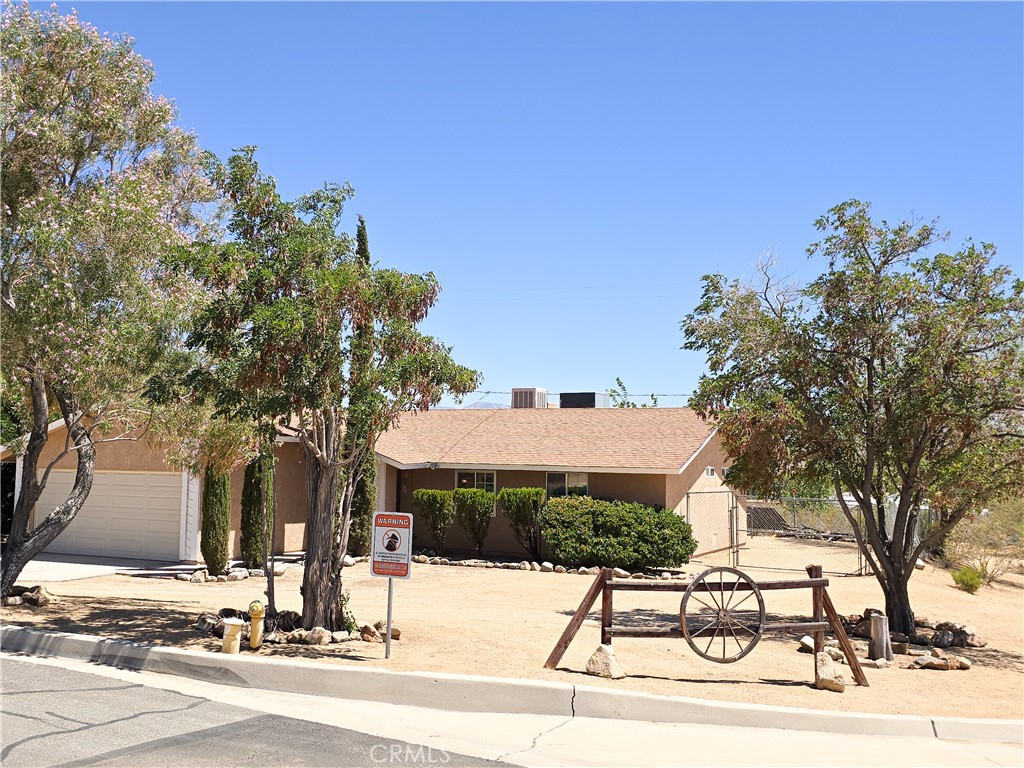 23911 Tahquitz Road Apple Valley, CA 92307 - Photo 2 of 32