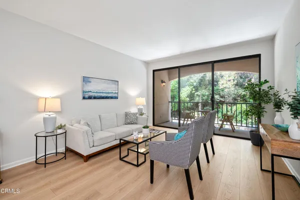 $499,000 | 4200 VÃa Arbolada, Unit 207, Los Angeles, CA 90042