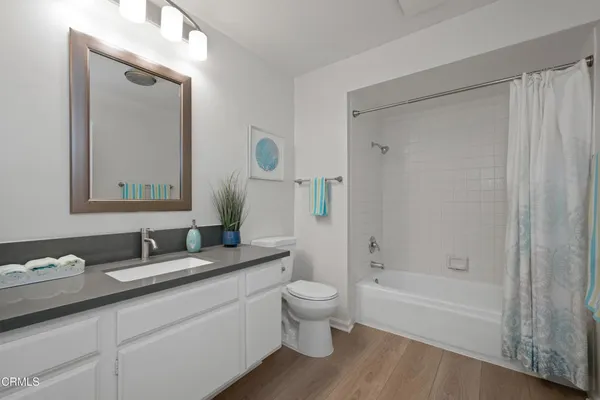 $499,000 | 4200 VÃa Arbolada, Unit 207, Los Angeles, CA 90042