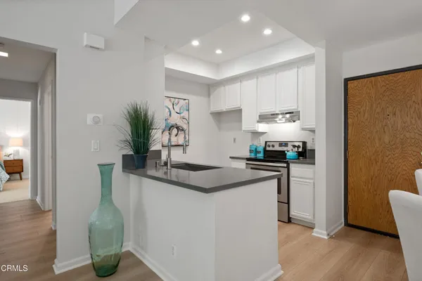 $499,000 | 4200 VÃa Arbolada, Unit 207, Los Angeles, CA 90042