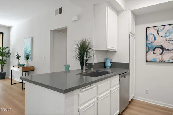 $499,000 | 4200 VÃa Arbolada, Unit 207, Los Angeles, CA 90042