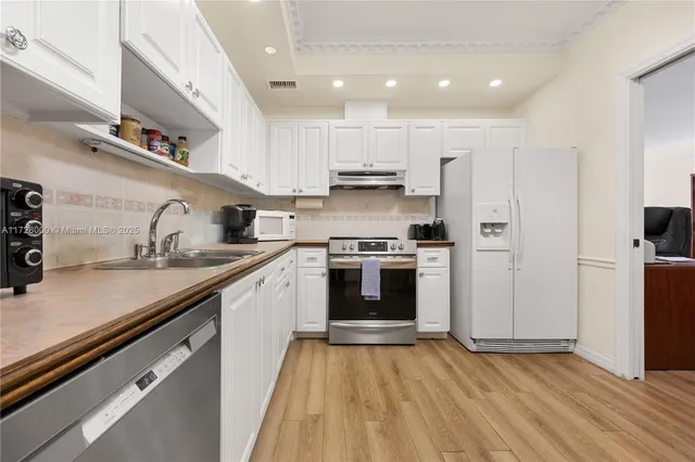 $275,000 | 1601 South Ocean Drive, Unit 105, Hollywood, FL 33019