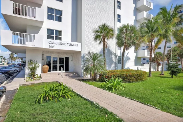 $275,000 | 1601 South Ocean Drive, Unit 105, Hollywood, FL 33019