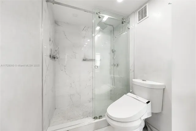 $275,000 | 1601 South Ocean Drive, Unit 105, Hollywood, FL 33019