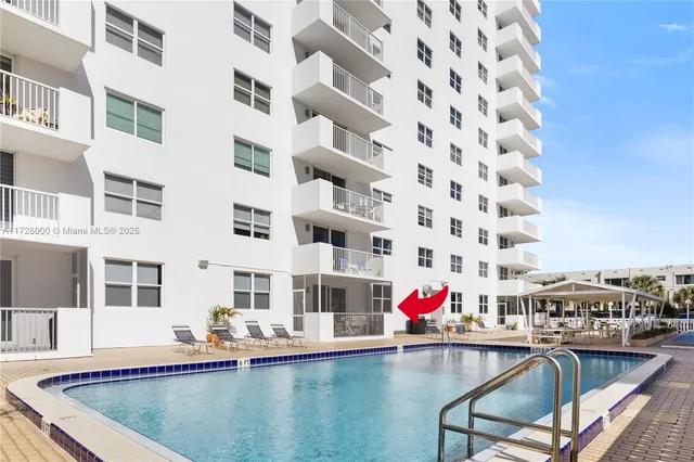 $275,000 | 1601 South Ocean Drive, Unit 105, Hollywood, FL 33019