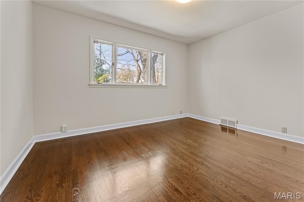 233 Warson Road Ladue, MO 63124 - Photo 20 of 39