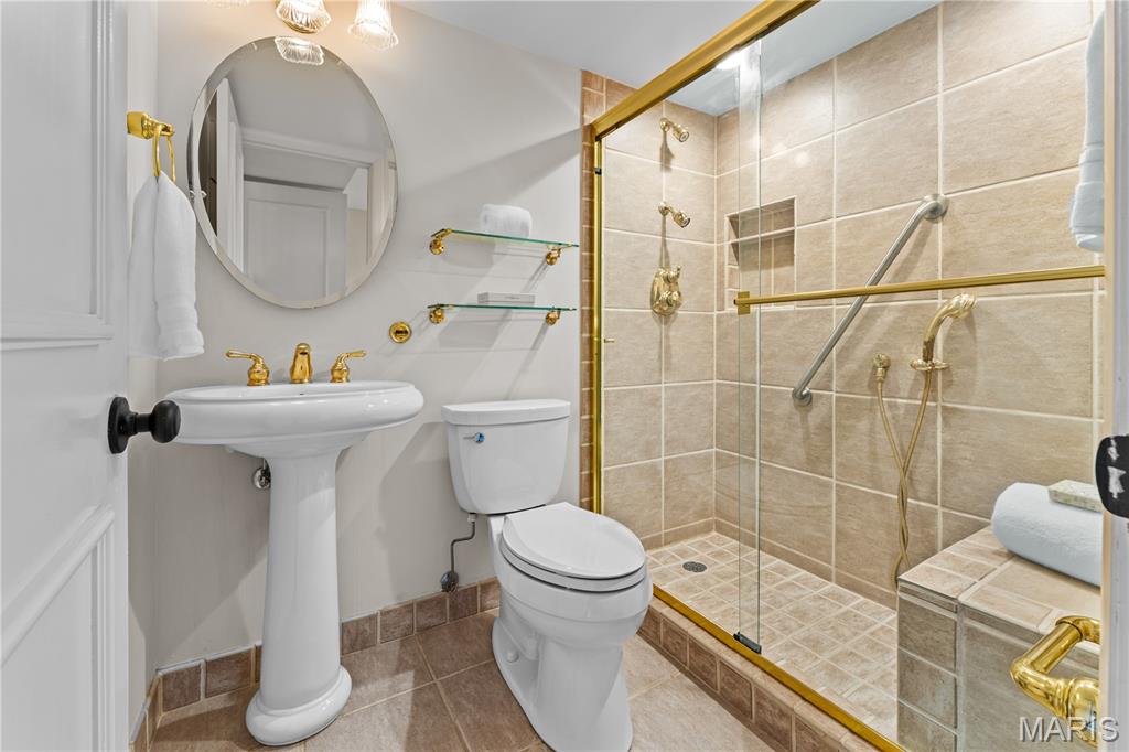 233 Warson Road Ladue, MO 63124 - Photo 30 of 39