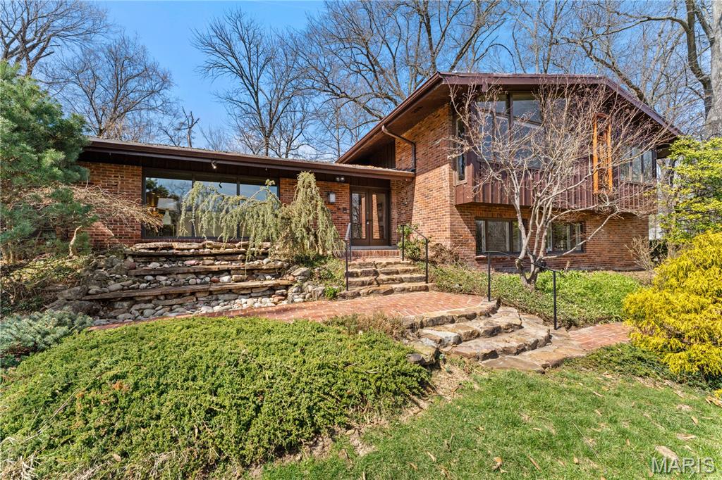 233 Warson Road Ladue, MO 63124 - Photo 3 of 39