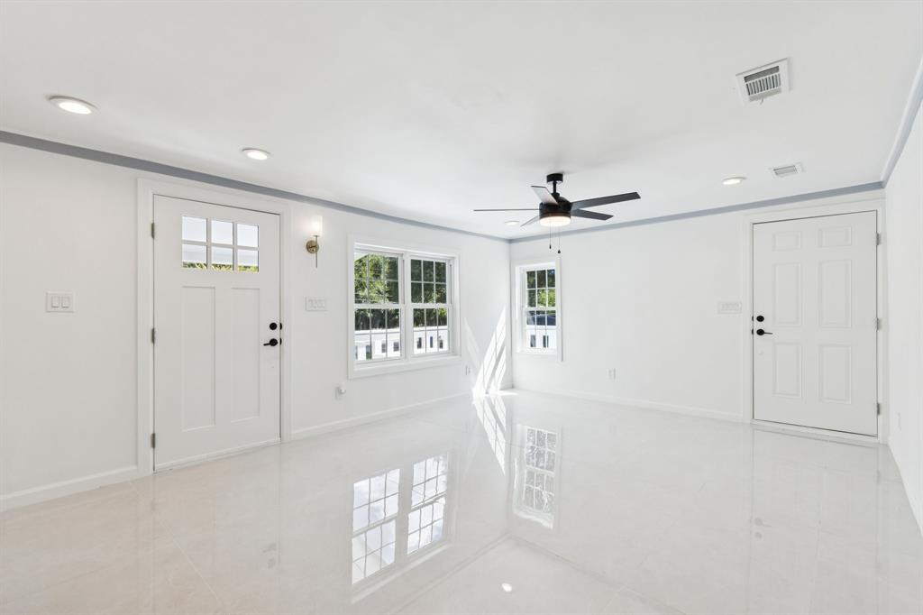 621 Alameda Road Azle, TX 76020 - Photo 10 of 24
