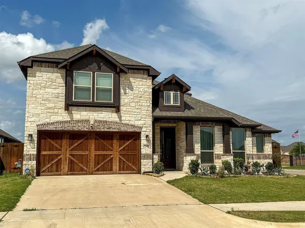 $3,800 | 2700 Richard Street, Burleson, TX 76028
