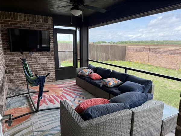 $4,000 | 2700 Richard Street, Burleson, TX 76028