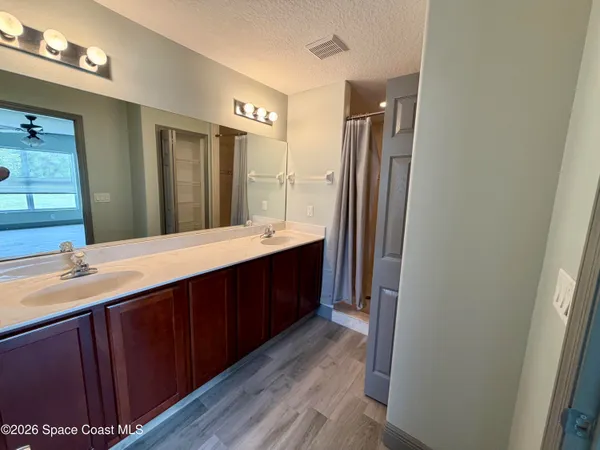 $2,000 | 915 Twisting Branch Court, Melbourne, FL 32935